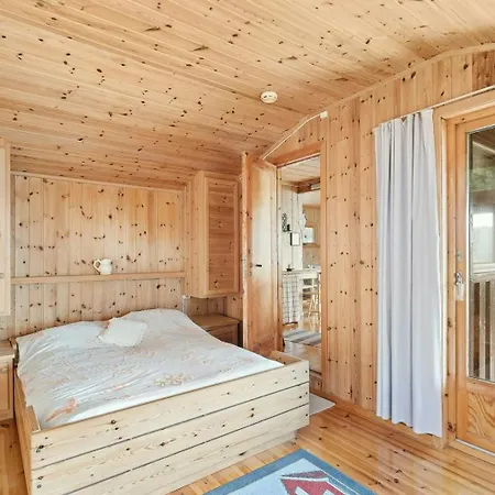 Secluded On Private Peninsula At Eigebrekk Holiday home