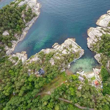 Secluded On Private Peninsula At Eigebrekk *