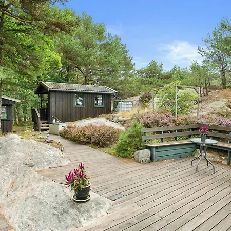 Secluded On Private Peninsula At Eigebrekk Mandal